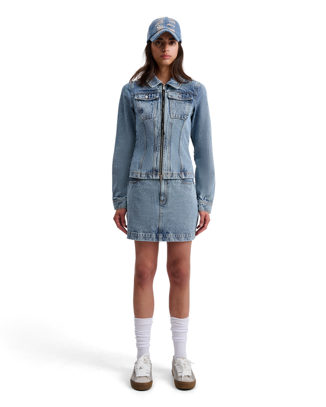 ALIS JENN SHORT FITTED DENIM JACKET Jacket Washed Light Blue